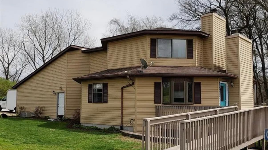 roof leak causes