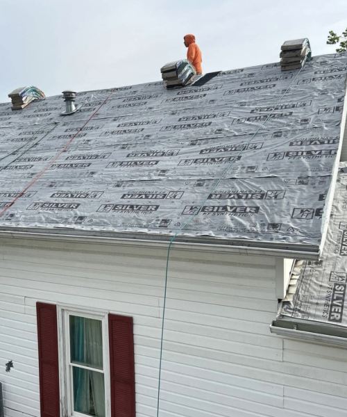 Roofing contractor in Alton Il
